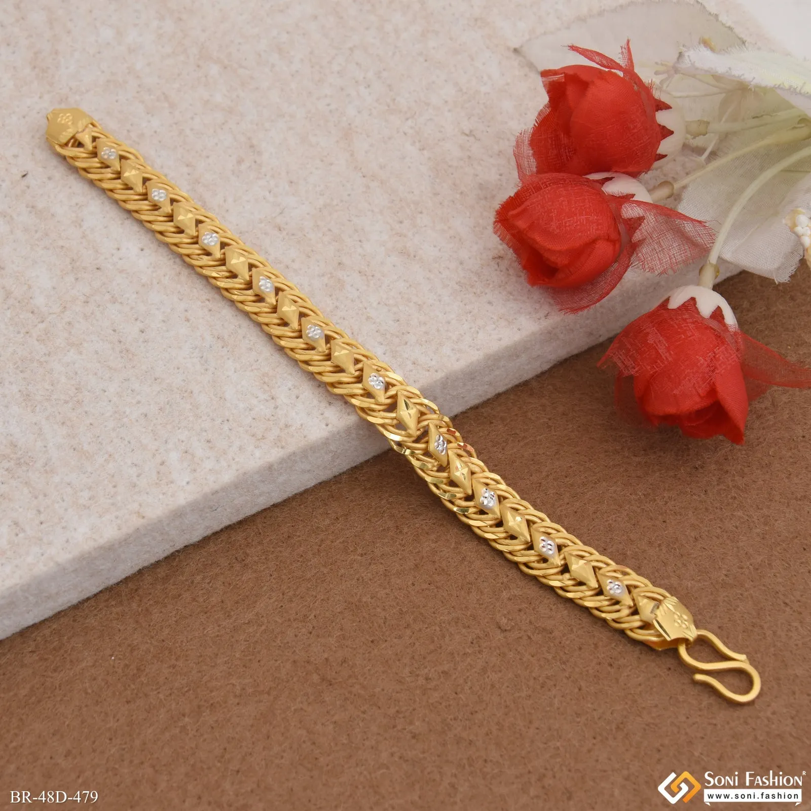1 Gram Gold Plated Glittering Design Link Bracelet for Men - Style D479