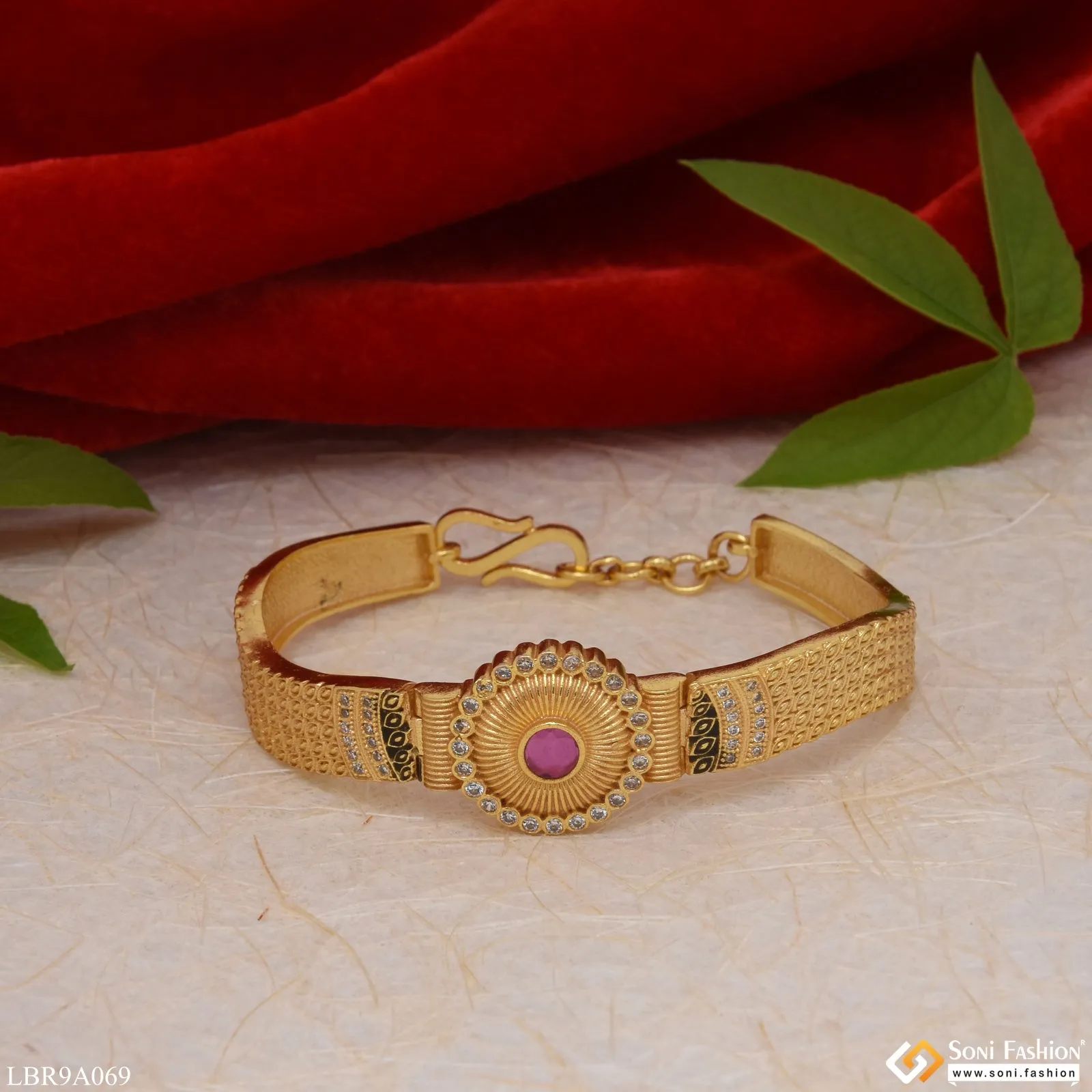Chic Design With Diamond Gold Plated Bracelet For Women & Girls - Style Lbra069