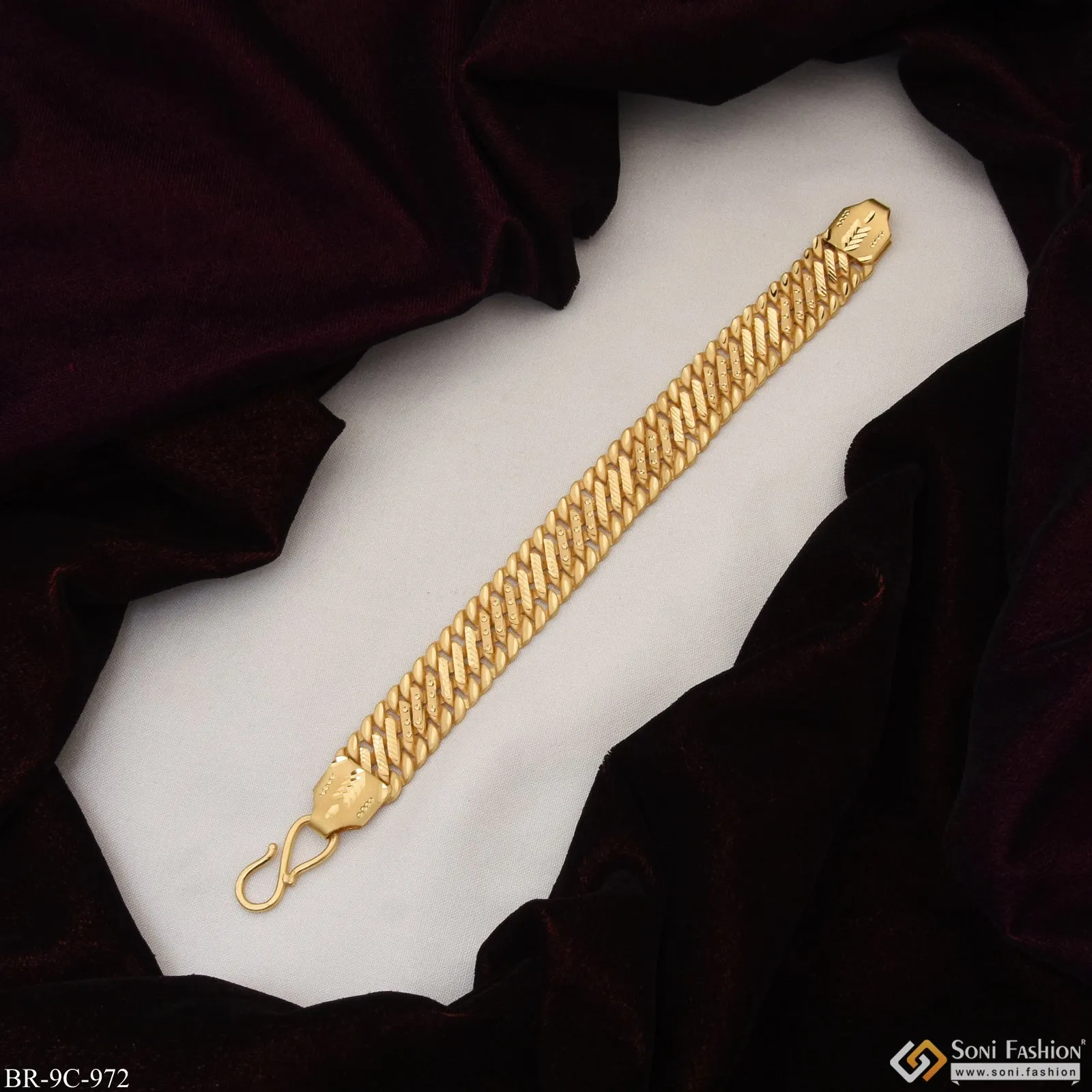 Classic Design Superior Quality Gold Plated Pokal Bracelet for Men - Style C972