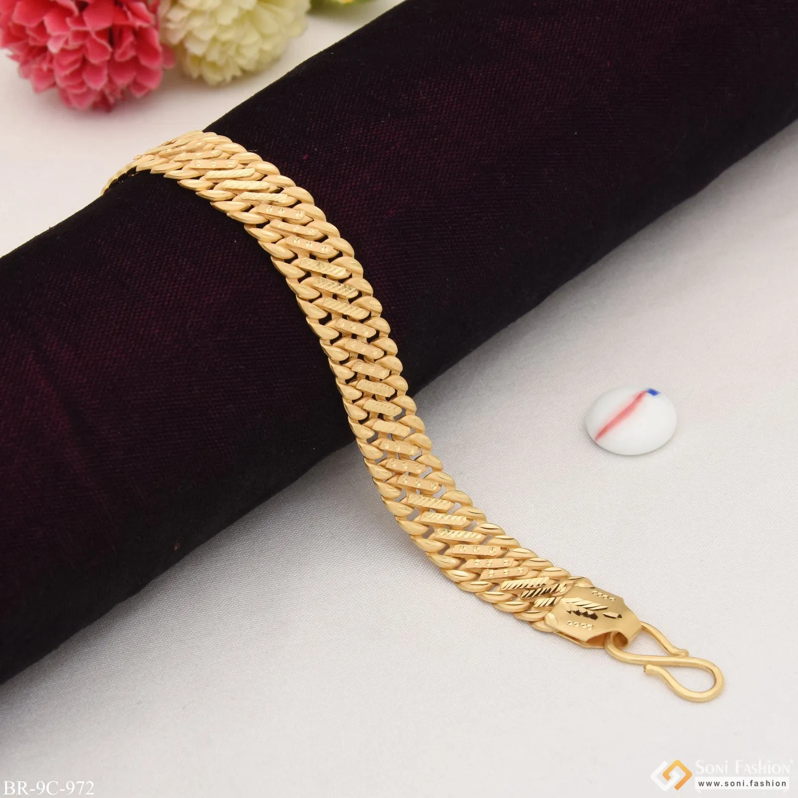 Classic Design Superior Quality Gold Plated Pokal Bracelet for Men - Style C972
