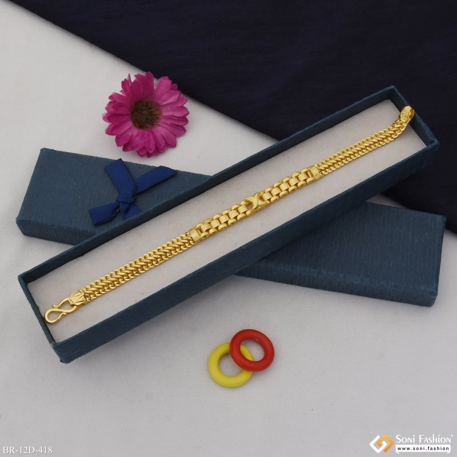 Fabulous Design Gold Plated Box Bracelet for Men - Style D418