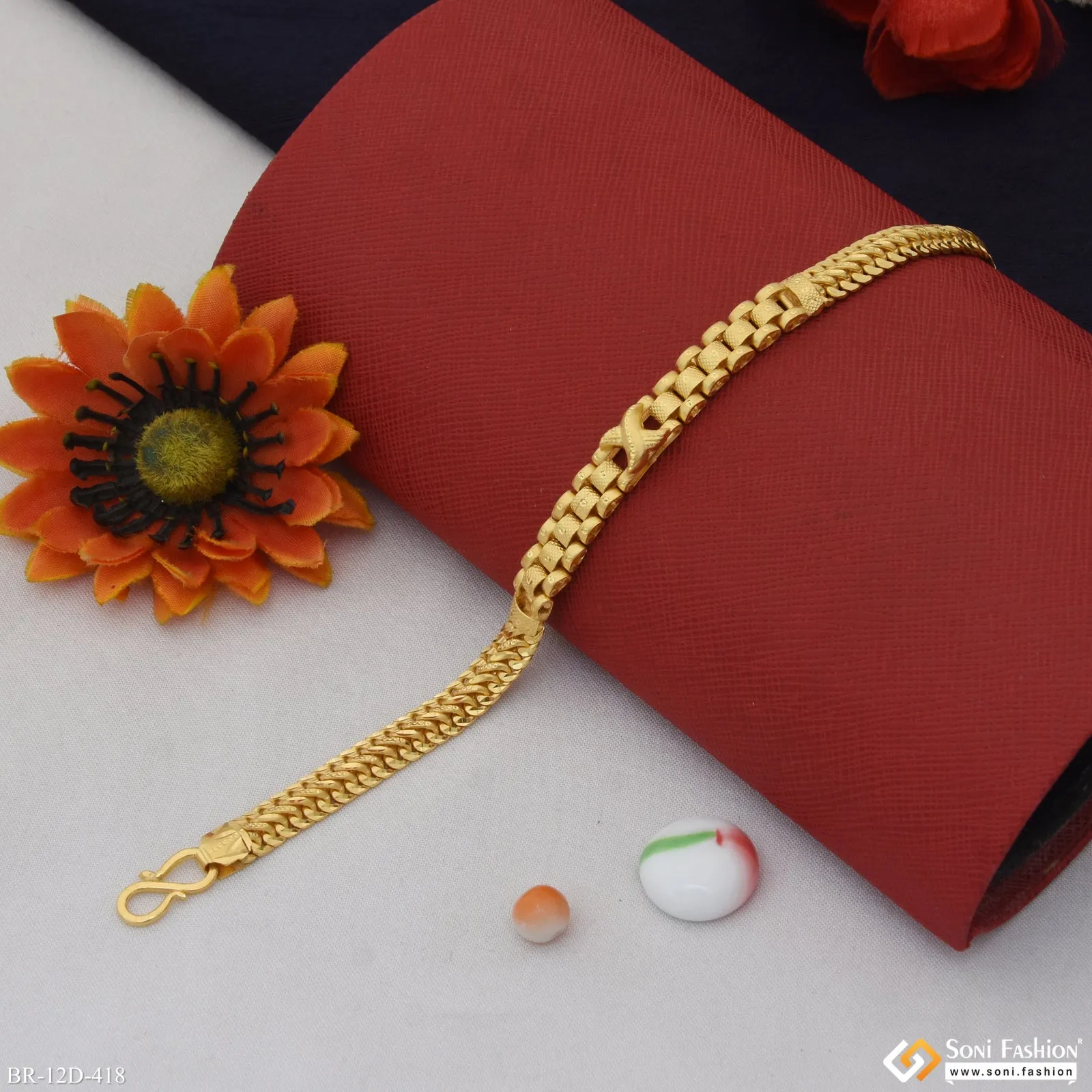 Fabulous Design Gold Plated Box Bracelet for Men - Style D418