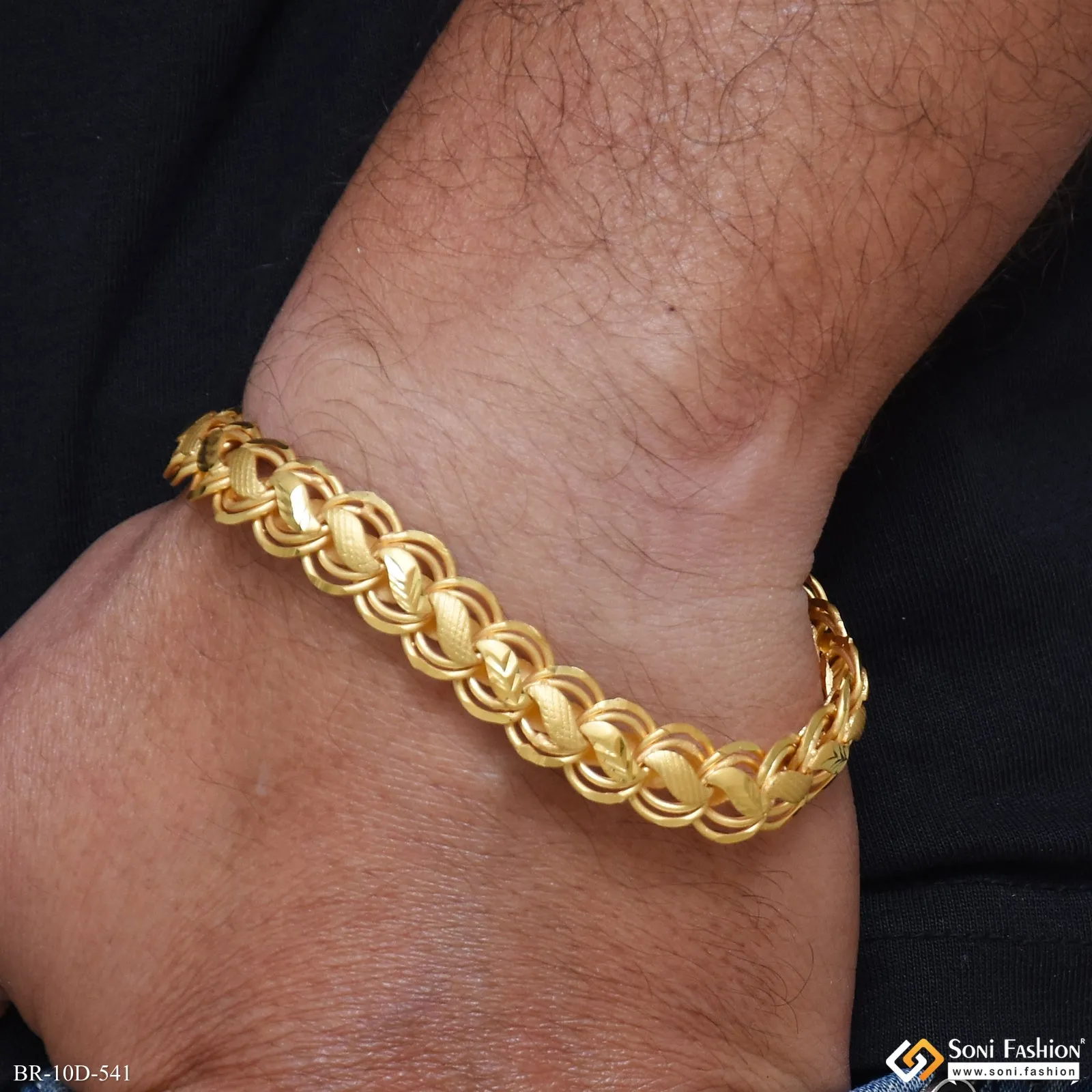Fabulous Design Gold Plated Kohli Bracelet for Men - Style D541