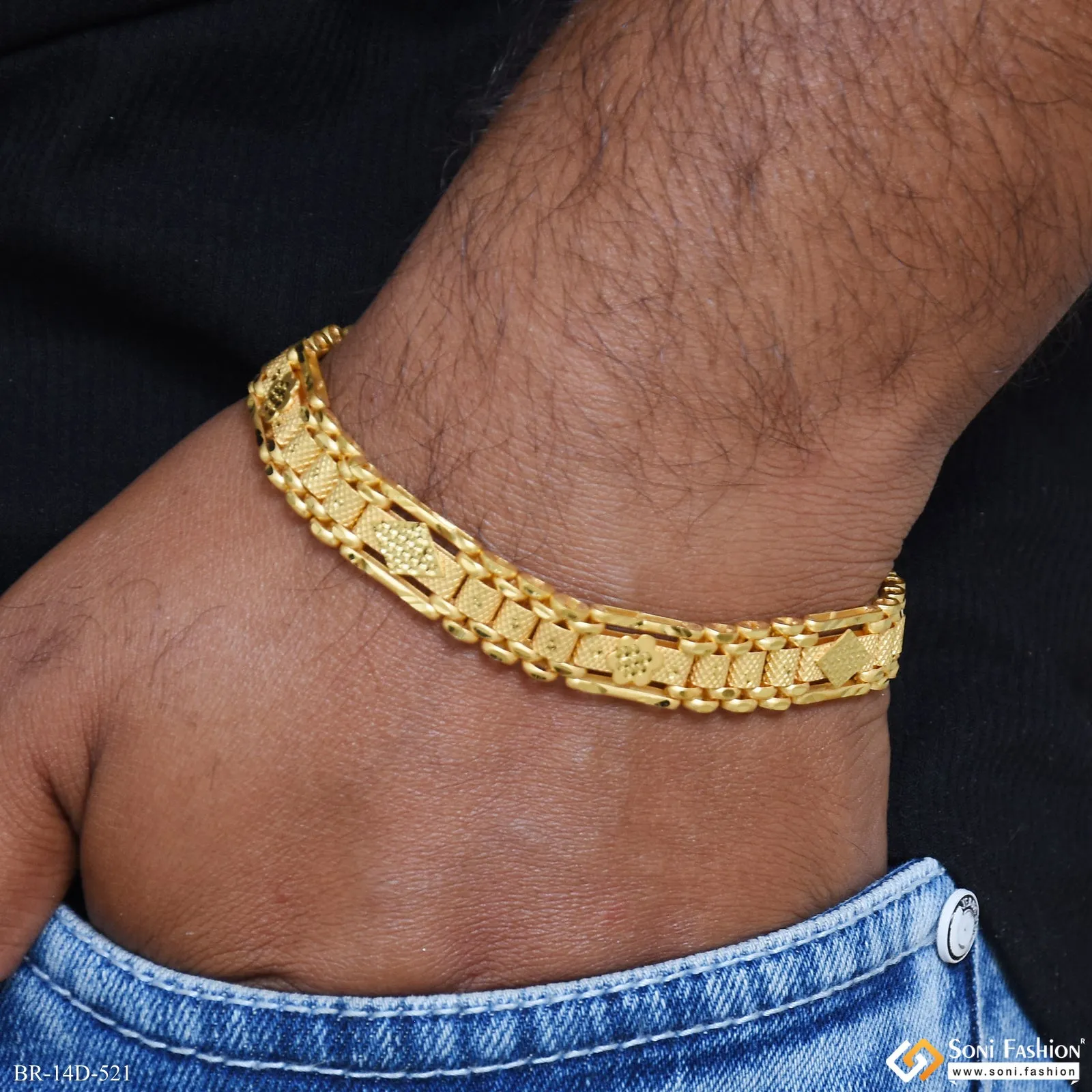 Fashionable Design Gold Plated Box Bracelet for Men - Style D521