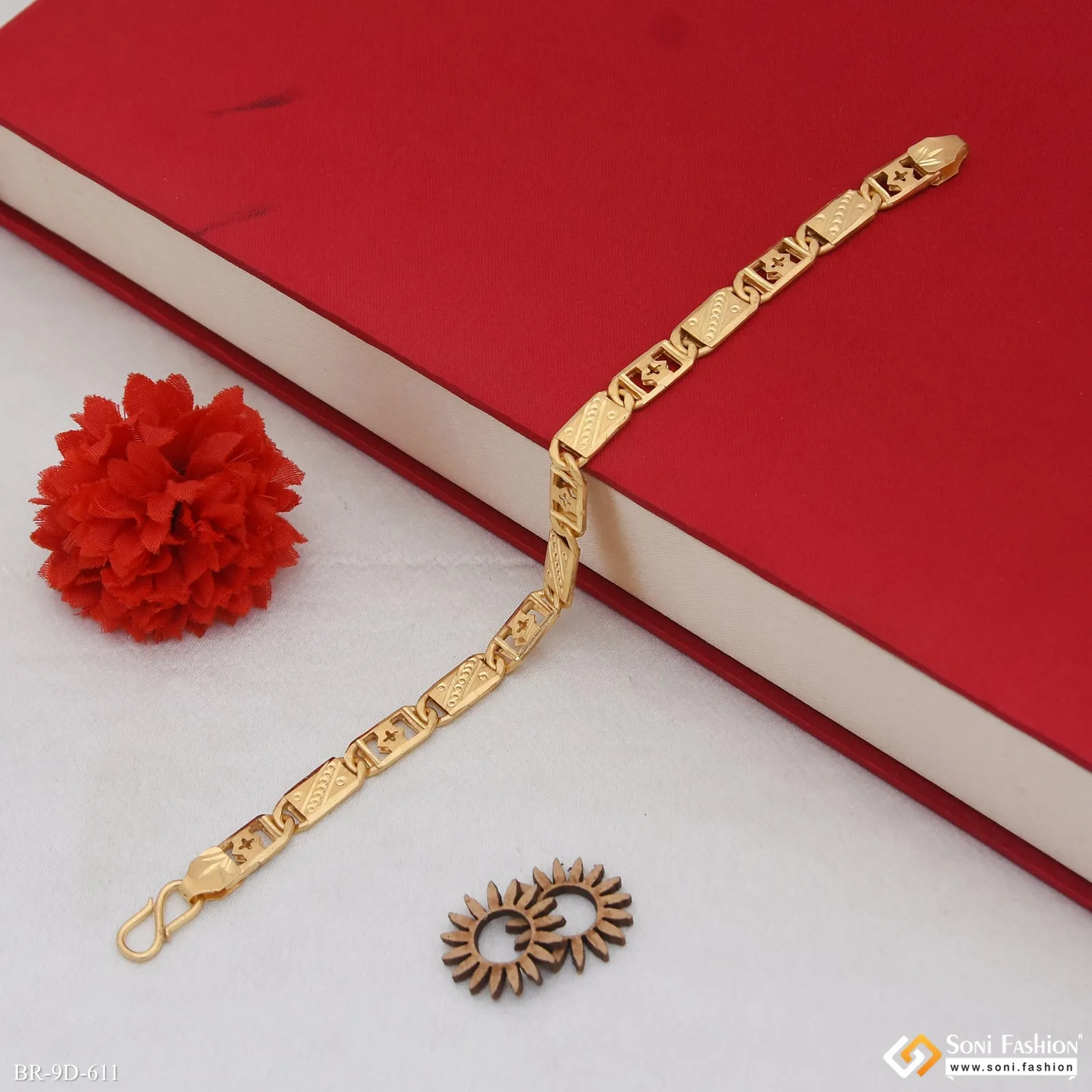 Glamorous Design Gold Plated Nawabi Bracelet for Men - Style D611