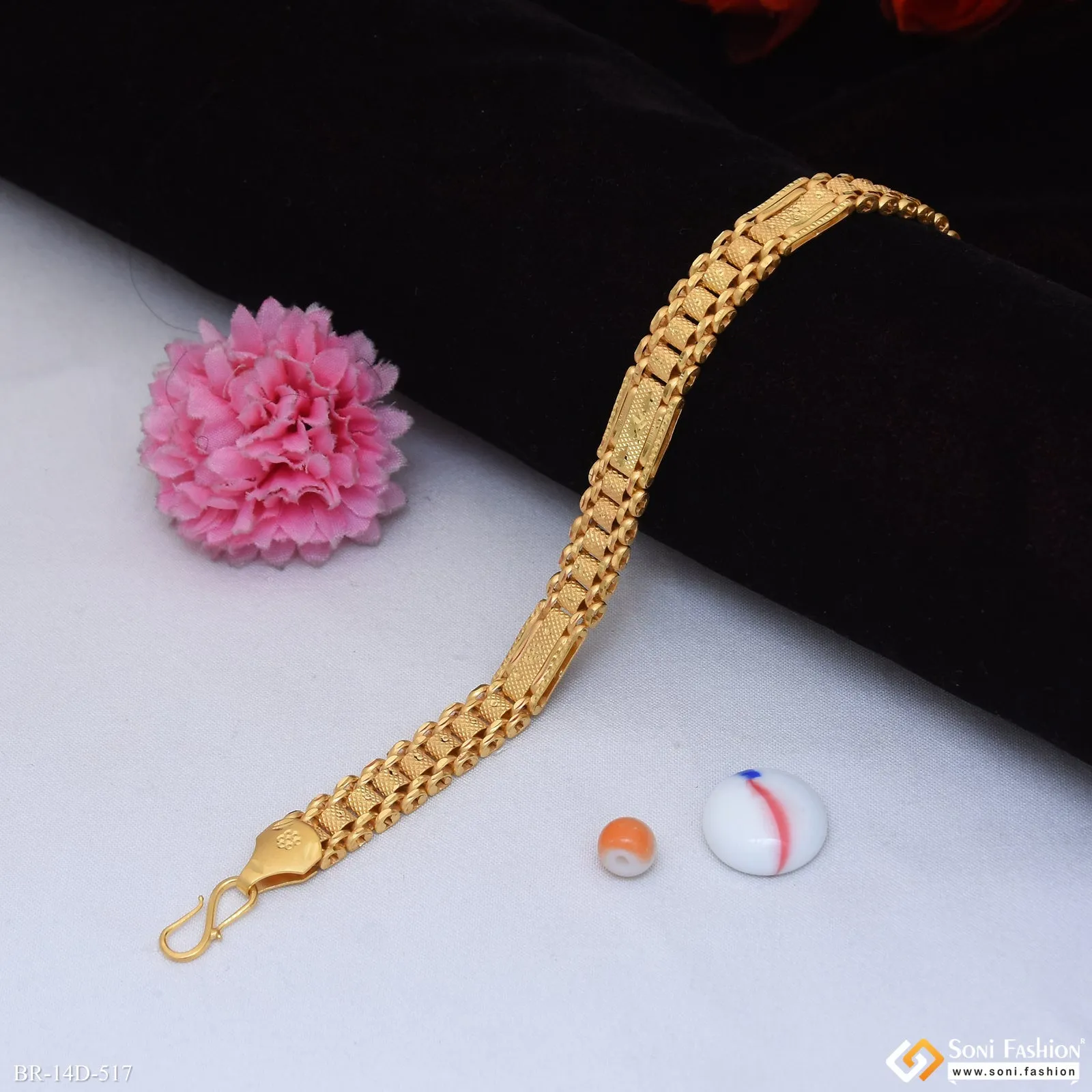 Glittering Design Gold Plated Box Bracelet for Men - Style D517