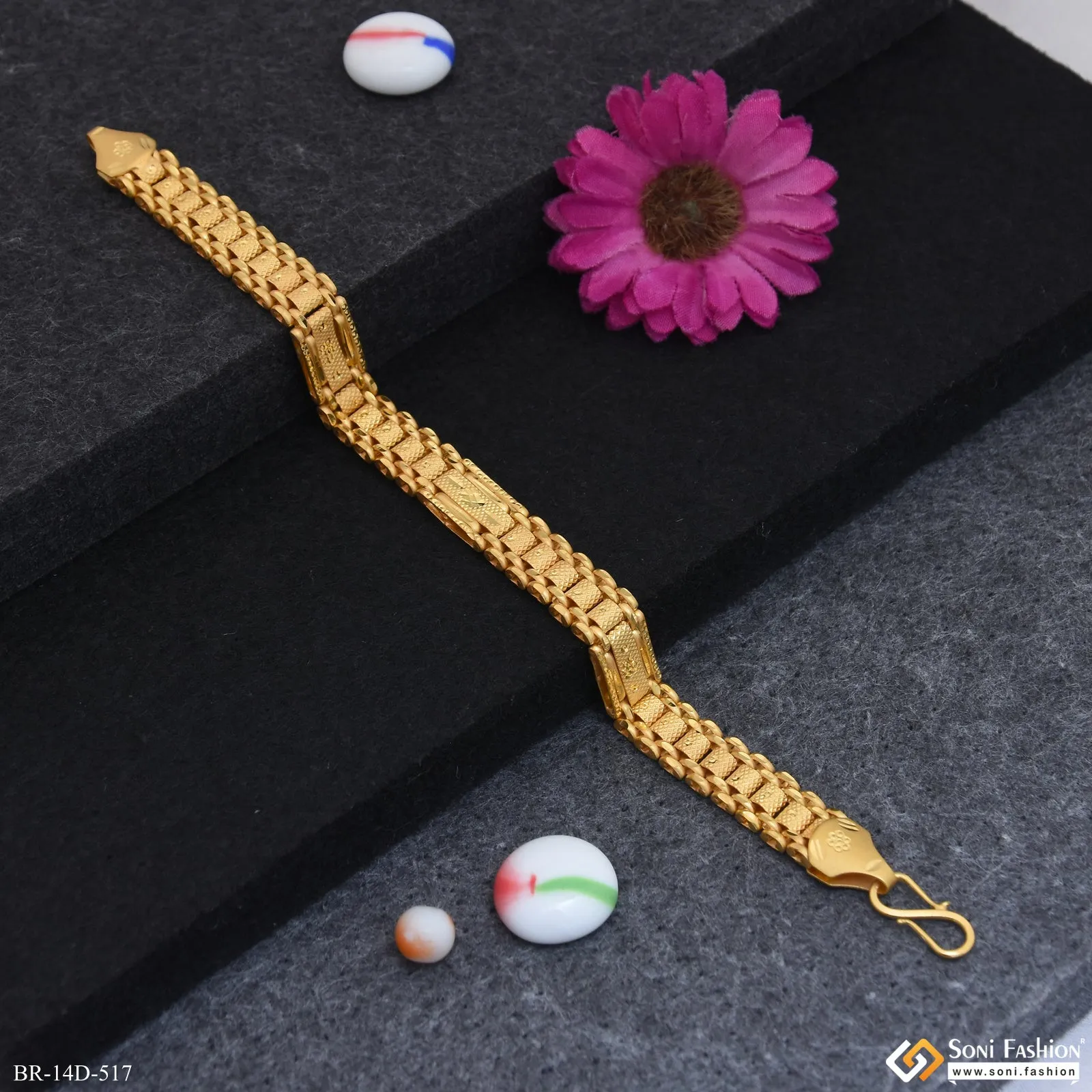 Glittering Design Gold Plated Box Bracelet for Men - Style D517