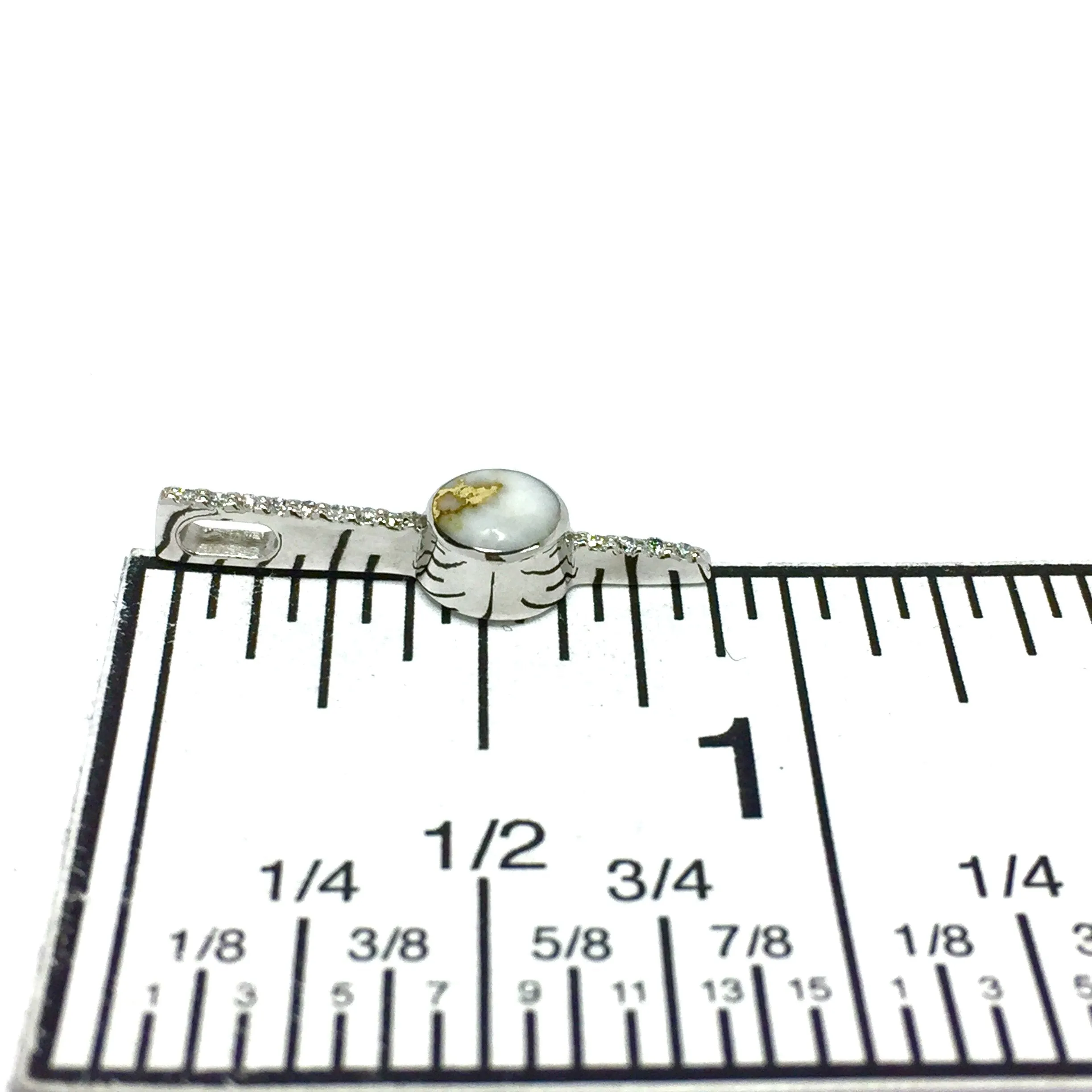 Gold Quartz Necklace Bar Design Round Inlay with .08ctw Round Diamonds