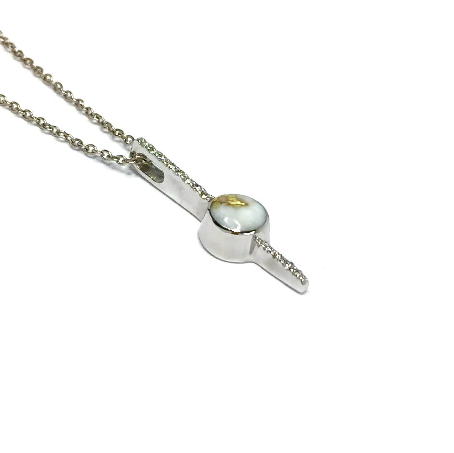 Gold Quartz Necklace Bar Design Round Inlay with .08ctw Round Diamonds