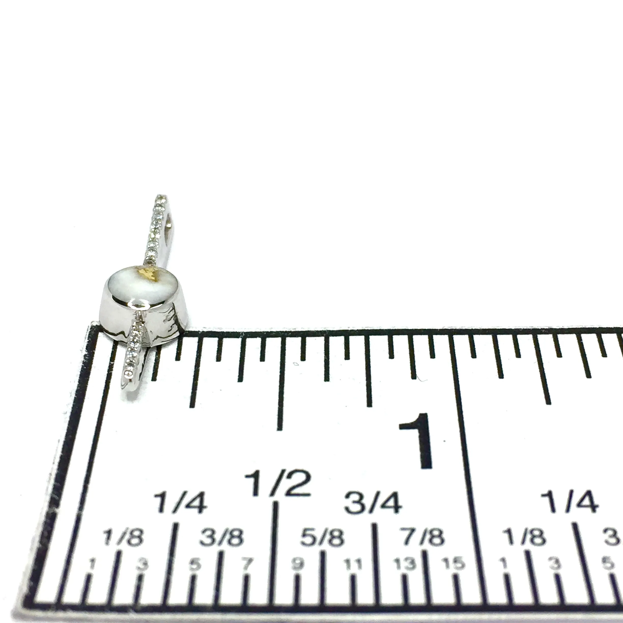 Gold Quartz Necklace Bar Design Round Inlay with .08ctw Round Diamonds