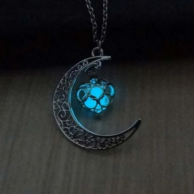 Hot Moon Glowing Necklace