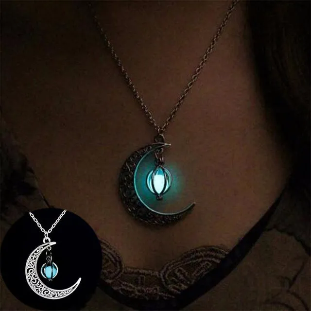 Hot Moon Glowing Necklace