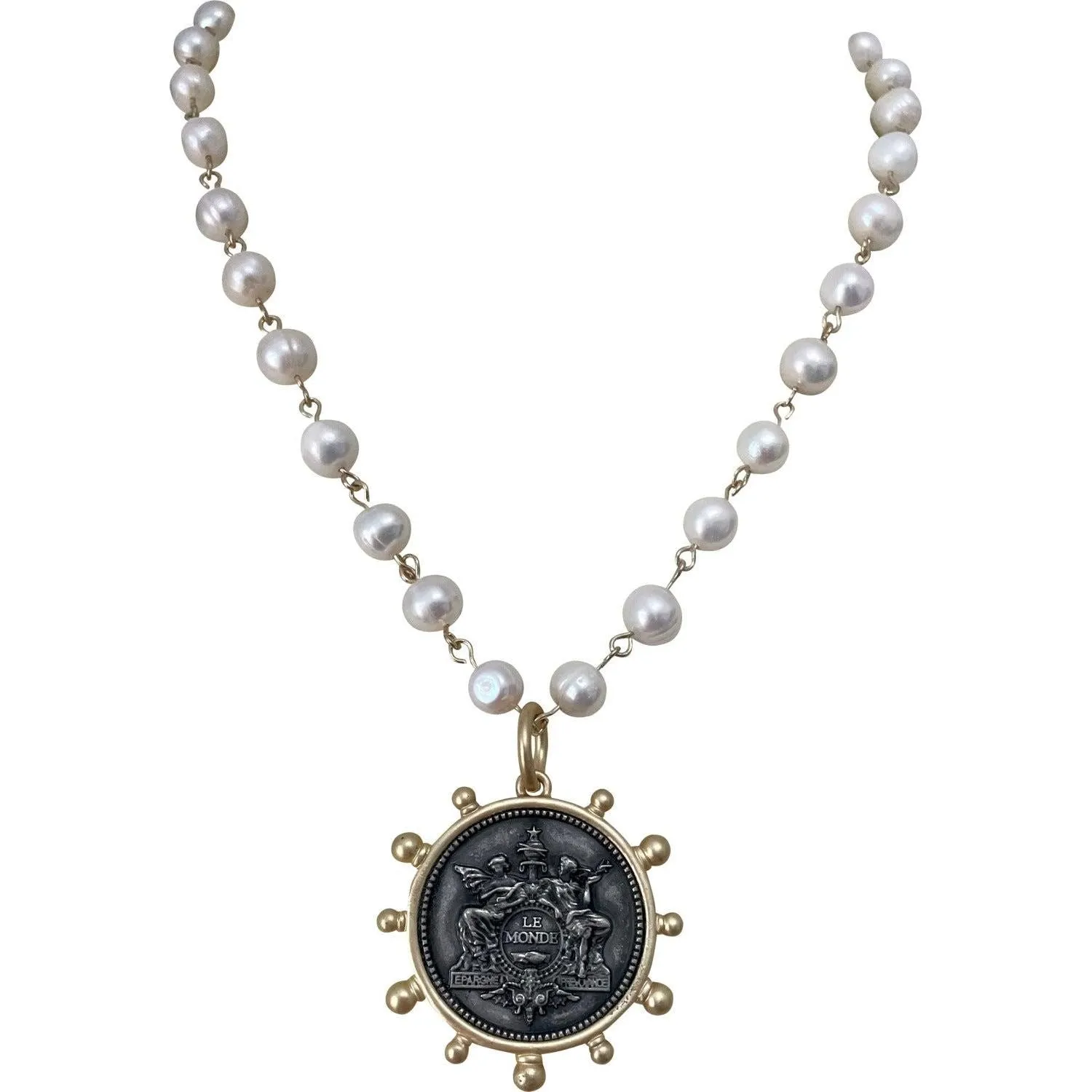 Le Monde Short Pearl Necklace