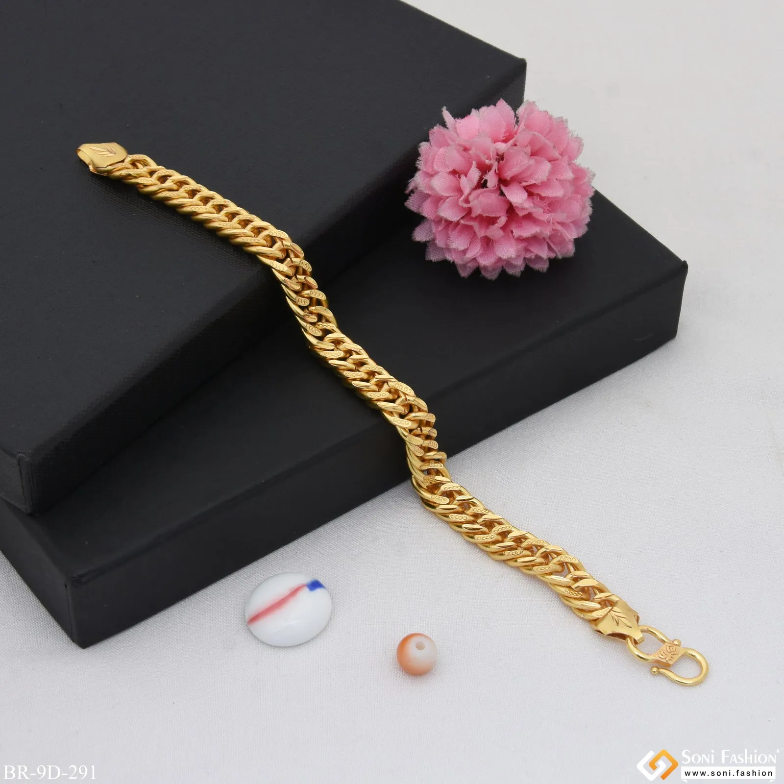 Link Excellent Design Gold Plated Bracelet for Men - Style D291