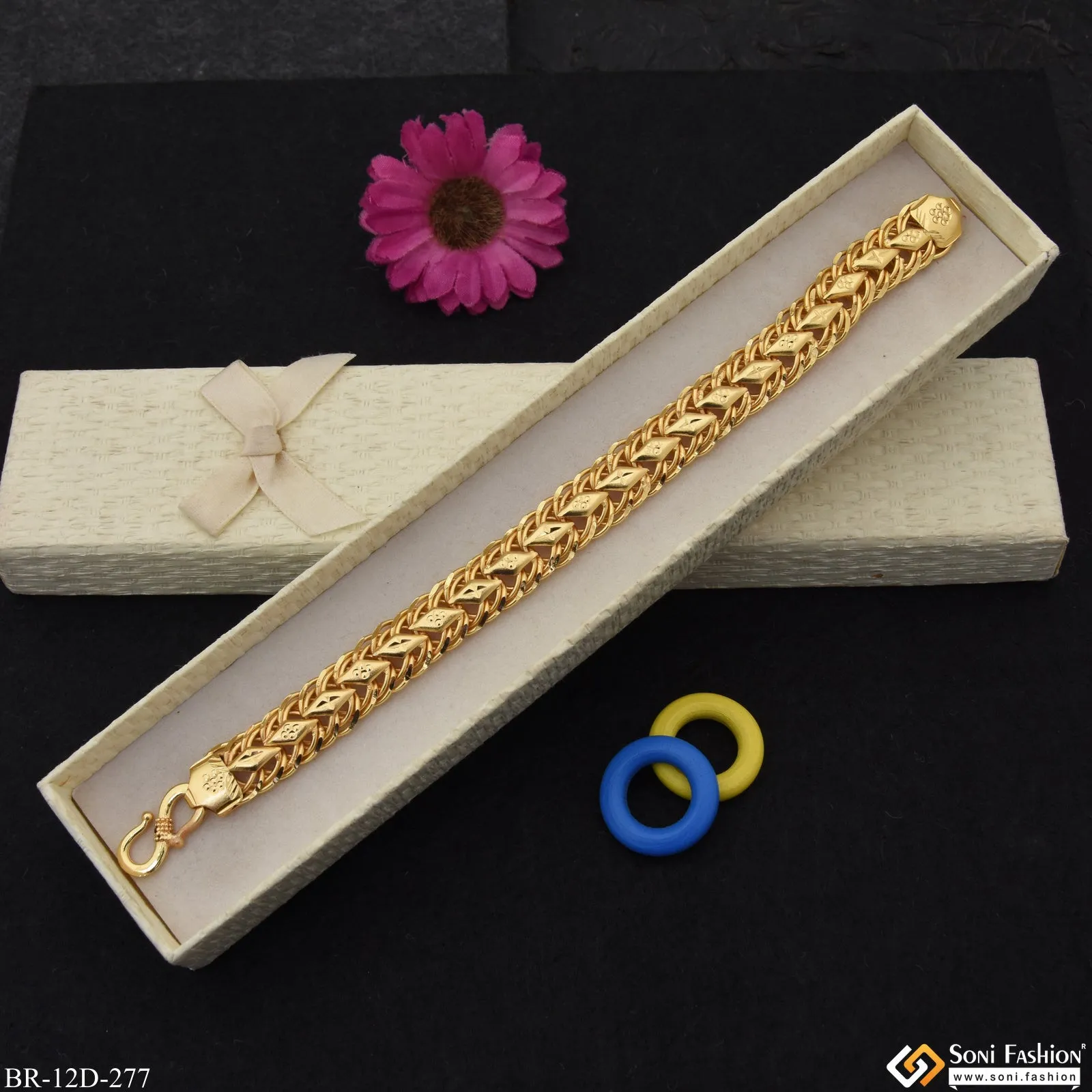Link Finely Detailed Design Gold Plated Bracelet for Men - Style D277
