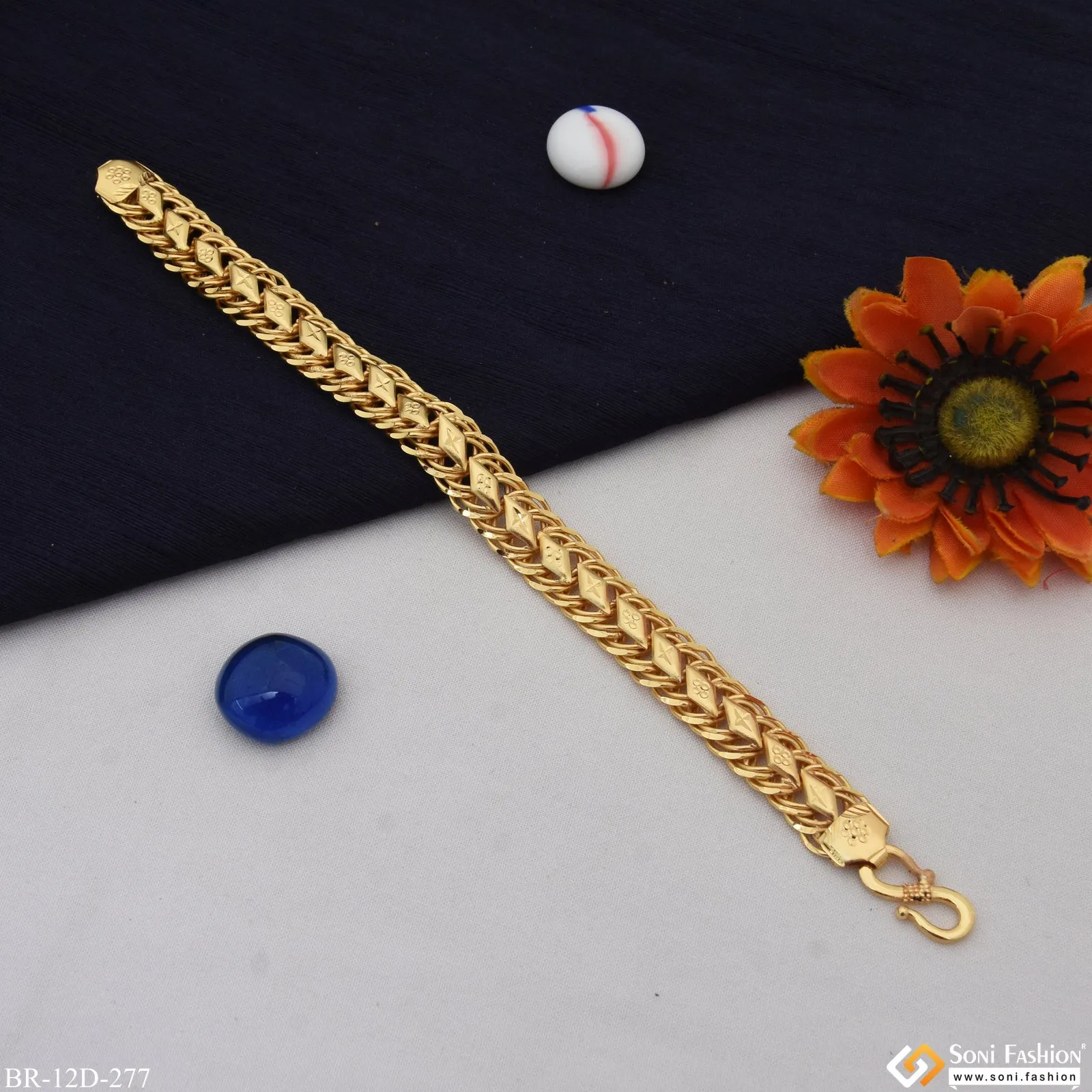 Link Finely Detailed Design Gold Plated Bracelet for Men - Style D277