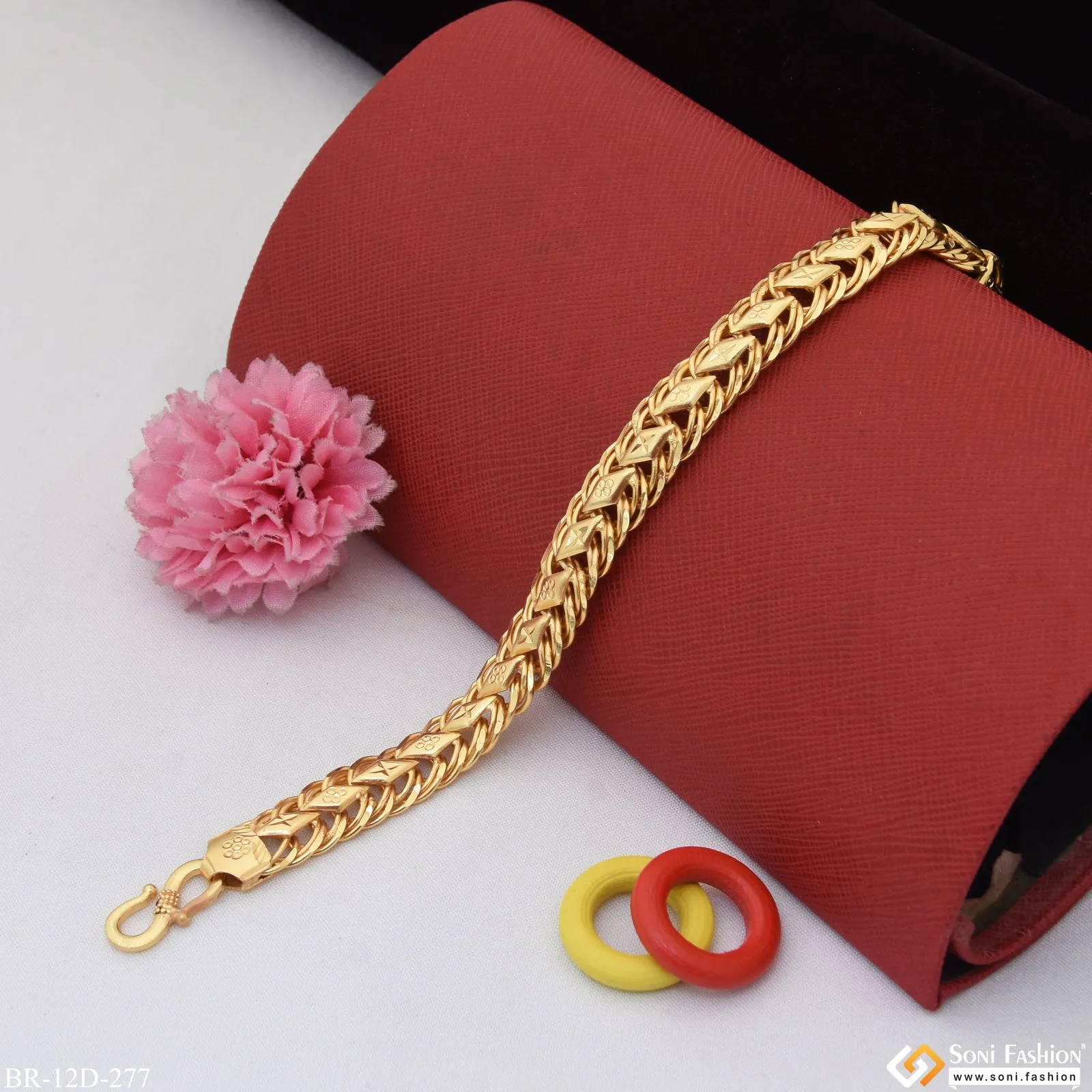 Link Finely Detailed Design Gold Plated Bracelet for Men - Style D277