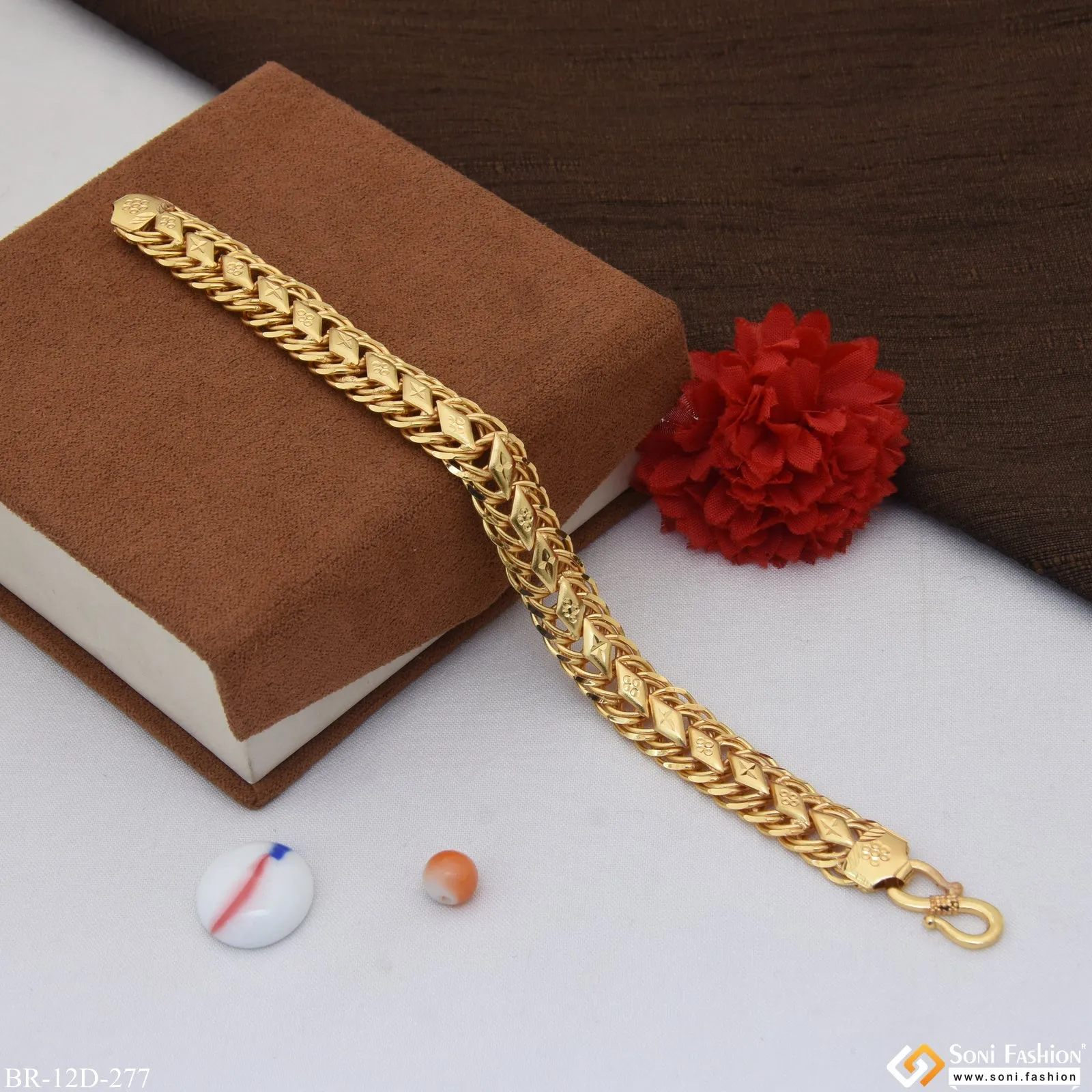 Link Finely Detailed Design Gold Plated Bracelet for Men - Style D277