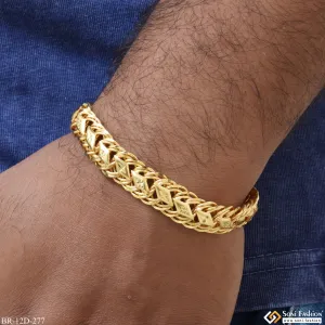 Link Finely Detailed Design Gold Plated Bracelet for Men - Style D277