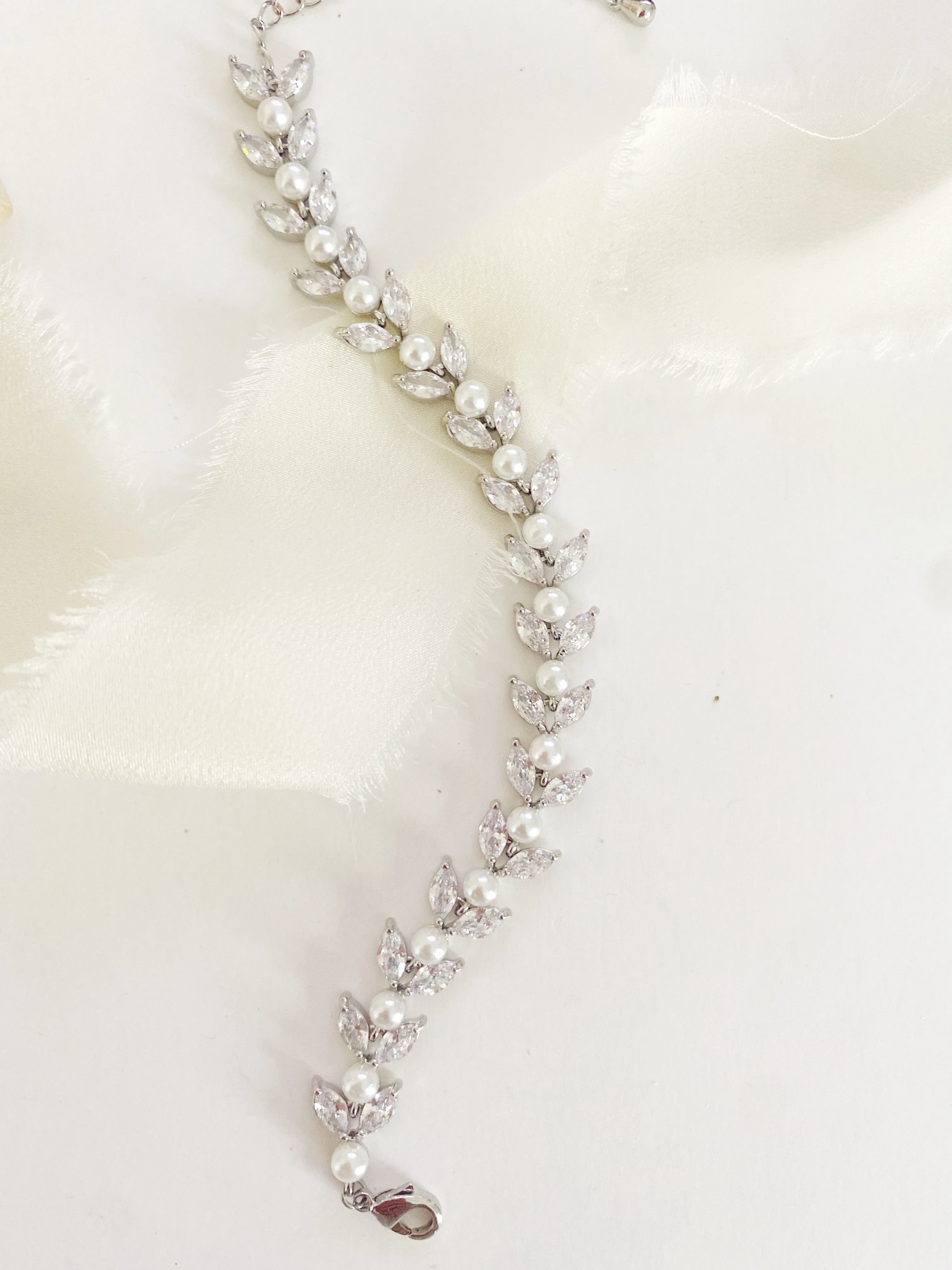 Nadia Pearl Bridal Bracelet