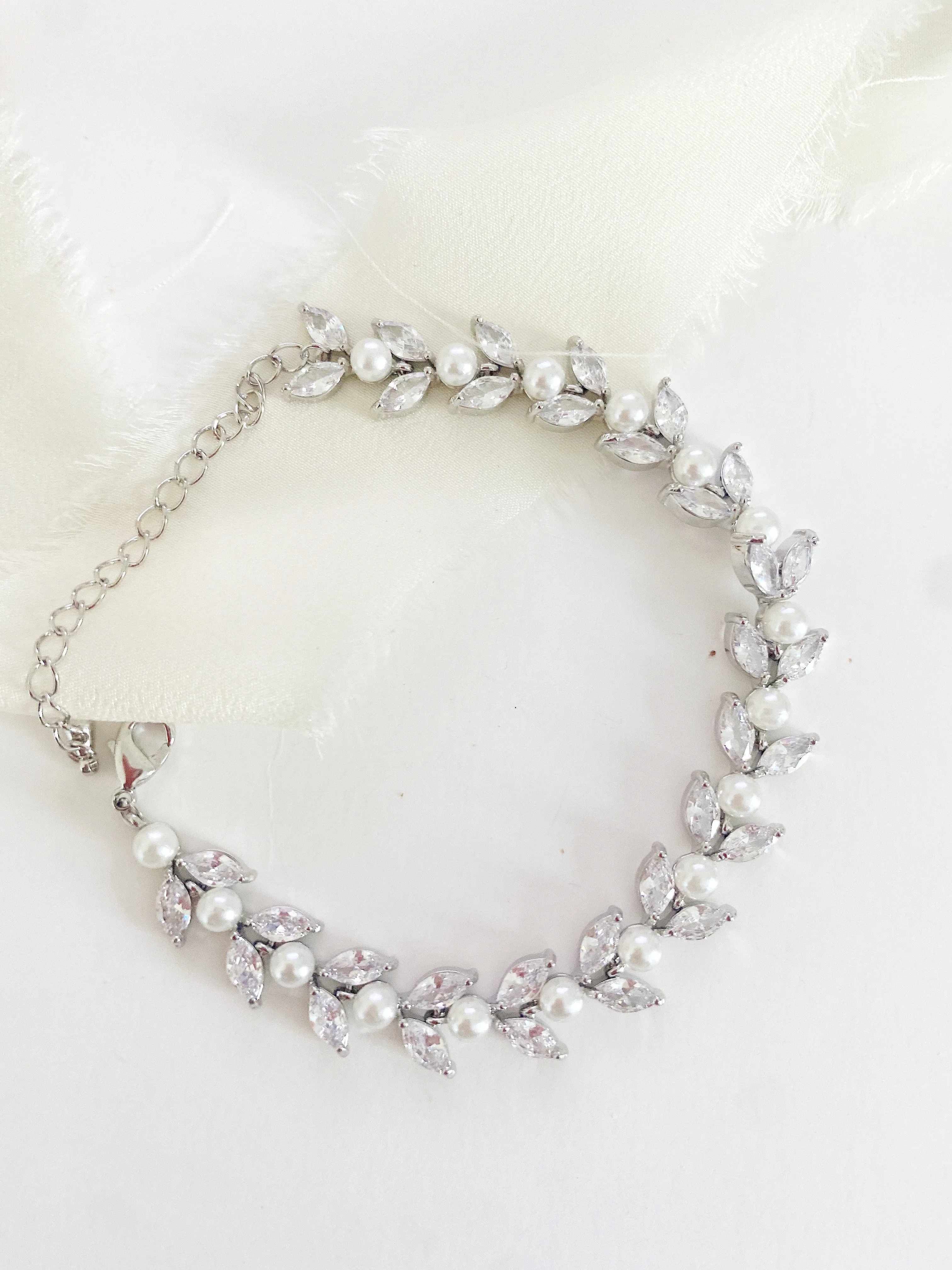 Nadia Pearl Bridal Bracelet