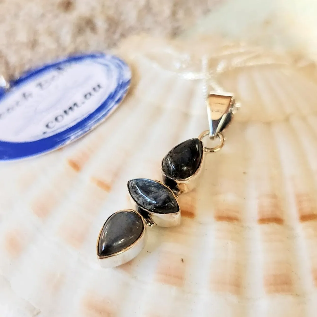 OPTIMISTISM - LABRADORITE 3 STONE 925 NECKLACE