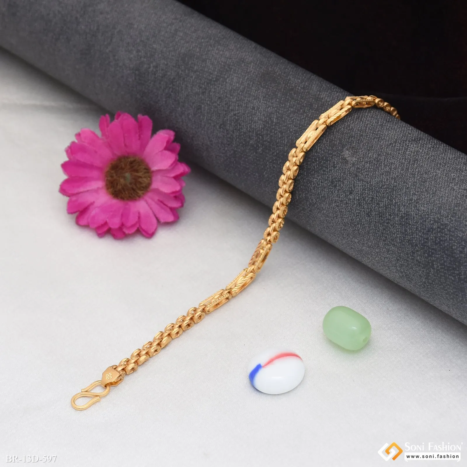 Popular Design Gold Plated Box Bracelet for Men - Style D597