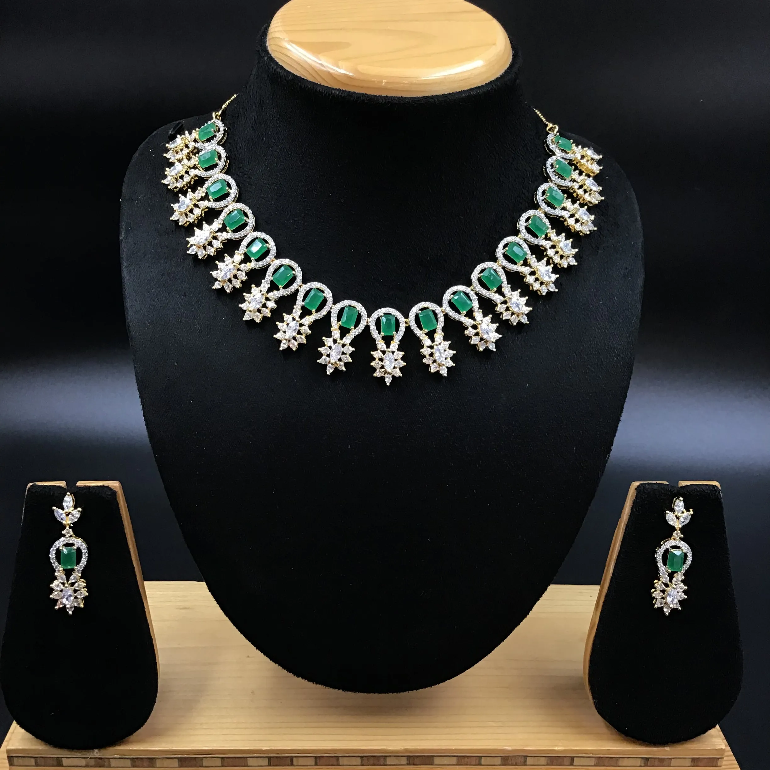 Round Neck Zircon/AD Necklace Set 3159-11